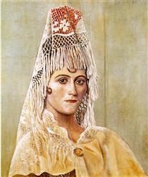 olga-in-a-mantilla-1917.jpg!PinterestSmall