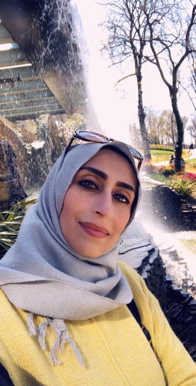 منال مرزا