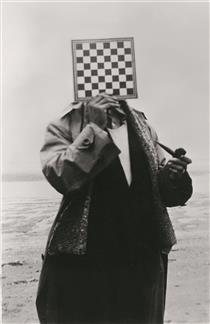 the-giant-le-g-ant-1937-paul-noug-poet-and-founder-of-surrealism-in-belgium-on-the-belgian-coast.jpg!PinterestSmall