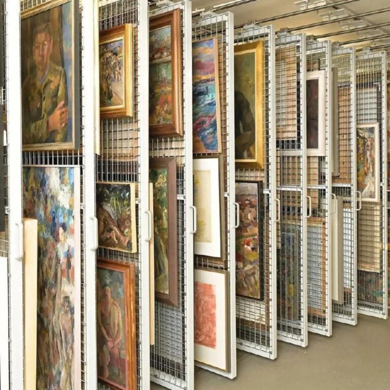 تخزين الاعمال الفنية المتحفية