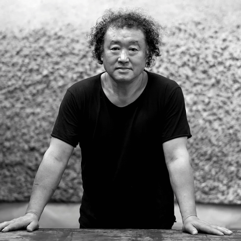 Lee Jin woo  كوري  فرنسي