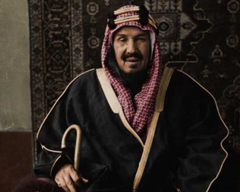 أثر الملك عبدالعزيز في تأسيس البنية الفنية في المملكة